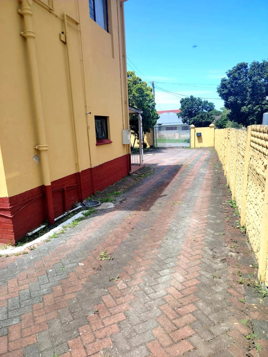 10 Bedroom Property for Sale in Cambridge Eastern Cape